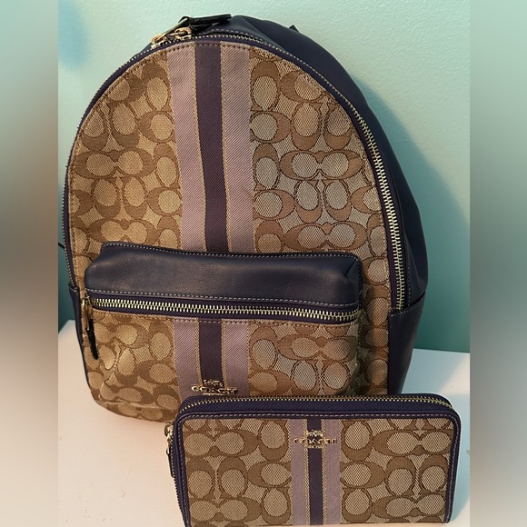 Coach Charlie Medium Signature Jacquard Backpack with Matching Wallet - Picture 1 of 8